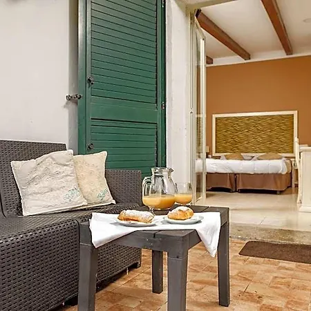 Hotel Domus De Vida *